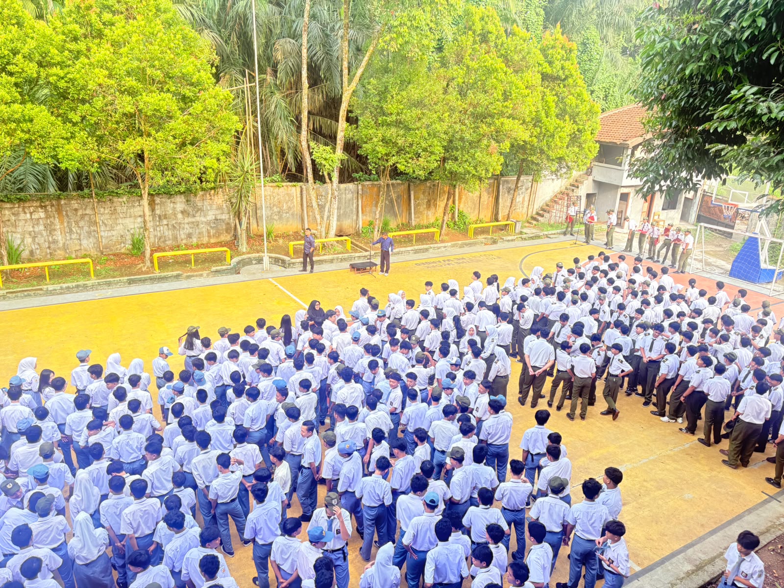 Kegiatan Upacara Bendera-002